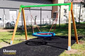 Altalena-cesto-nido-uso-pubblico-certificata-en1176-universo-legno-trentino