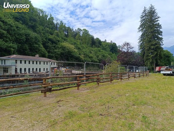 Staccionata-recinzione-castagno-Universo-Legno Staccionate - Legname in CASTAGNO scortecciato